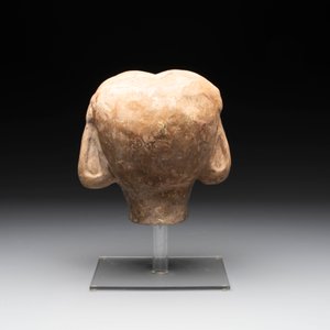 Two Chinese terracotta sculptures and a painted cocoon vase, Han — 照片 16