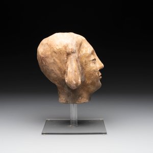 Two Chinese terracotta sculptures and a painted cocoon vase, Han — 照片 17