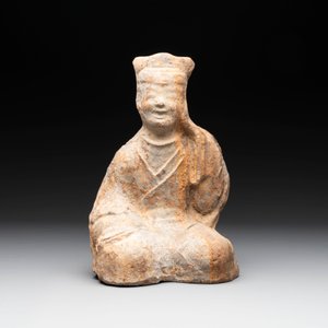 Two Chinese terracotta sculptures and a painted cocoon vase, Han — 照片 2