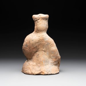 Two Chinese terracotta sculptures and a painted cocoon vase, Han — 照片 4