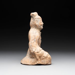 Two Chinese terracotta sculptures and a painted cocoon vase, Han — 照片 5