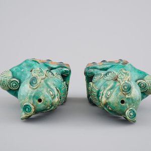 Twee Chinese turquoise geglazuurde foo honden, 17/18e eeuw — foto 7