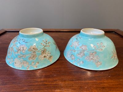 Two Chinese turquoise-ground grisaille-decorated Dayazhai bowls, Yong Qing Chang Chun 永慶長春 mark, Guangxu — 照片 6