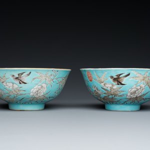 Two Chinese turquoise-ground grisaille-decorated Dayazhai bowls, Yong Qing Chang Chun 永慶長春 mark, Guangxu — 照片 2