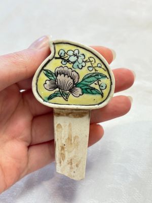 Two Chinese verte biscuit 'fu 福' wine ewers and covers, 19th C. — photo 17