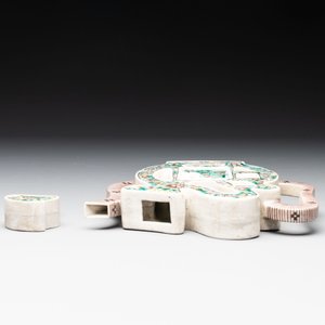 Two Chinese verte biscuit 'fu 福' wine ewers and covers, 19th C. — photo 12