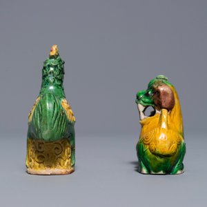 Two Chinese verte biscuit waterdroppers shaped as a rooster and a lion, Kangxi — 照片 5