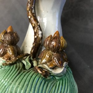 Two Chinese verte bisquit and blanc de Chine figures of Guanyin, 18/19th C. — 照片 15