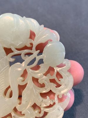 Two Chinese white and celadon jade 'crane' and 'deity' plaques, Qing — photo 12
