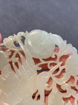 Two Chinese white and celadon jade 'crane' and 'deity' plaques, Qing — photo 13