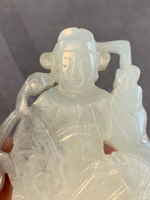 Two Chinese white and celadon jade 'crane' and 'deity' plaques, Qing — photo 16