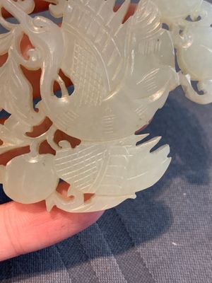 Two Chinese white and celadon jade 'crane' and 'deity' plaques, Qing — photo 5