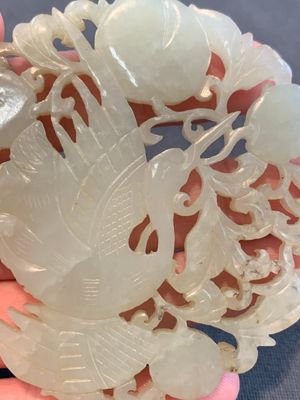 Two Chinese white and celadon jade 'crane' and 'deity' plaques, Qing — photo 9
