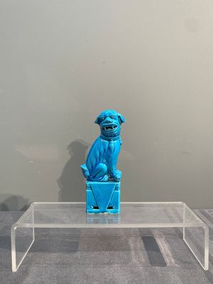 Two Chinese white-glazed Bodhisattva, a sancai-glazed duck and a turquoise-glazed lion, 20th C. — photo 19