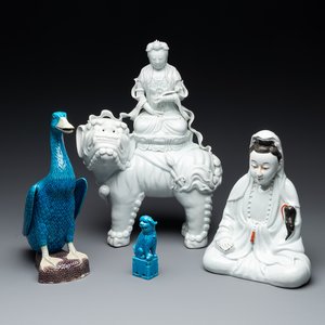 Two Chinese white-glazed Bodhisattva, a sancai-glazed duck and a turquoise-glazed lion, 20th C. — photo 1