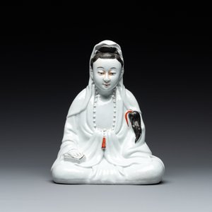 Two Chinese white-glazed Bodhisattva, a sancai-glazed duck and a turquoise-glazed lion, 20th C. — photo 8