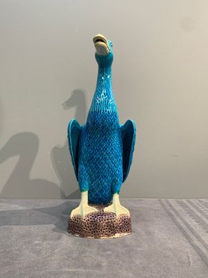Two Chinese white-glazed Bodhisattvas, a sancai-glazed duck and a turquoise-glazed lion, 20th C. — foto 13