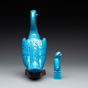 Two Chinese white-glazed Bodhisattvas, a sancai-glazed duck and a turquoise-glazed lion, 20th C. — foto 16