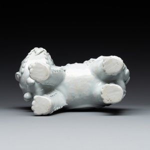 Two Chinese white-glazed Bodhisattvas, a sancai-glazed duck and a turquoise-glazed lion, 20th C. — foto 7
