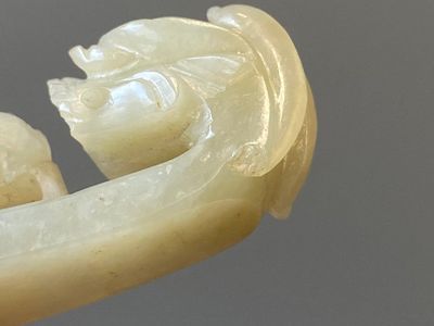 Two Chinese white jade fine carved belt hooks, Qing — 照片 12
