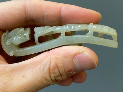 Two Chinese white jade fine carved belt hooks, Qing — 照片 5