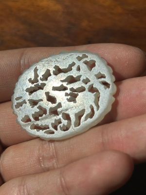 Two Chinese white jade plaques with deer, bat and double happiness design, 19th C. — photo 16