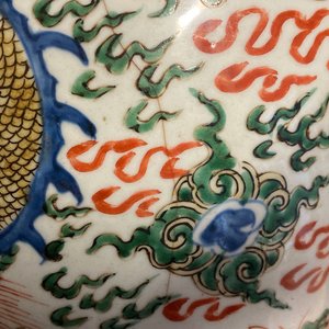 Two Chinese wucai vases and covers, Transitional period — photo 10