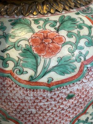 Two Chinese wucai vases, one mounted as a lamp, Transitional period — photo 5