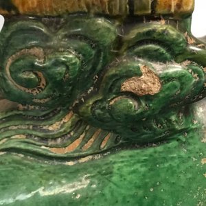 Two Chinese yellow and green-glazed 'horserider' roof tiles, Ming — 照片 20