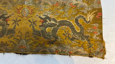Two Chinese yellow-ground kesi silk 'Dragon' panels, late Ming — photo 24