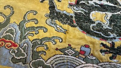 Two Chinese yellow-ground kesi silk 'Dragon' panels, late Ming — photo 9