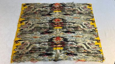 Two Chinese yellow-ground kesi silk 'Dragon' panels, late Ming — photo 10