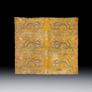 Two Chinese yellow-ground kesi silk 'Dragon' panels, late Ming — photo 4