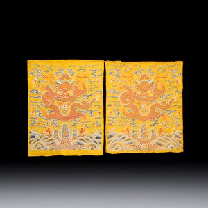 Two Chinese yellow-ground seed-stitch embroidered 'Dragon' panels — foto 2