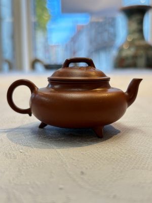 Two Chinese Yixing stoneware teapots and covers, Mengchen 孟臣 marks, 19th C. — photo 1