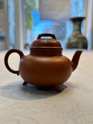 Two Chinese Yixing stoneware teapots and covers, Mengchen 孟臣 marks, 19th C. — photo 13