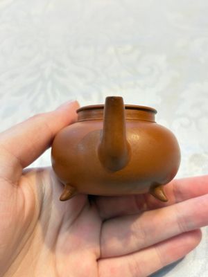 Two Chinese Yixing stoneware teapots and covers, Mengchen 孟臣 marks, 19th C. — photo 15