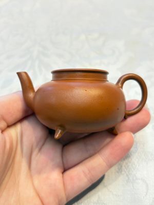 Two Chinese Yixing stoneware teapots and covers, Mengchen 孟臣 marks, 19th C. — photo 16