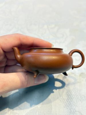 Two Chinese Yixing stoneware teapots and covers, Mengchen 孟臣 marks, 19th C. — photo 4