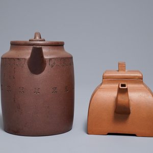 Two Chinese Yixing stoneware teapots, Republic, 20th C. — 照片 3