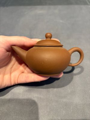 Two Chinese Yixing stoneware teapots, Zheng He 正和 mark, Kangxi and later — foto 1