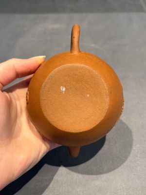 Two Chinese Yixing stoneware teapots, Zheng He 正和 mark, Kangxi and later — foto 16