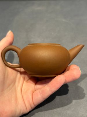 Two Chinese Yixing stoneware teapots, Zheng He 正和 mark, Kangxi and later — foto 4