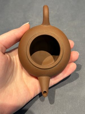 Two Chinese Yixing stoneware teapots, Zheng He 正和 mark, Kangxi and later — foto 6