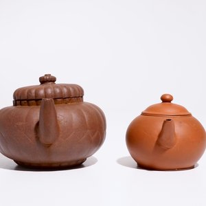 Two Chinese Yixing teapots and cover, 19/20th C. — photo 3