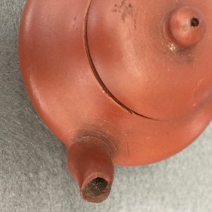 Two Chinese Yixing teapots and covers, 19th C. — 照片 10