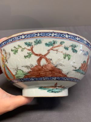 Two Dutch-decorated Chinese blue and white bowls with figures and landscapes, Qianlong — 照片 14