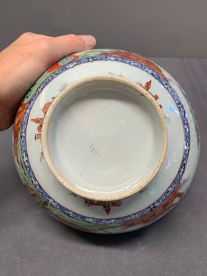Two Dutch-decorated Chinese blue and white bowls with figures and landscapes, Qianlong — 照片 26