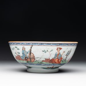 Two Dutch-decorated Chinese blue and white bowls with figures and landscapes, Qianlong — 照片 11