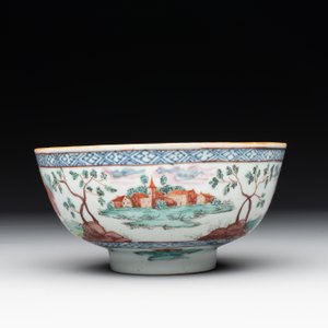 Two Dutch-decorated Chinese blue and white bowls with figures and landscapes, Qianlong — 照片 3